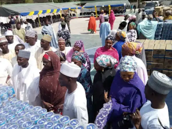 Aisha Buhari distributes food items to 1500 households in five LGAs in Borno State